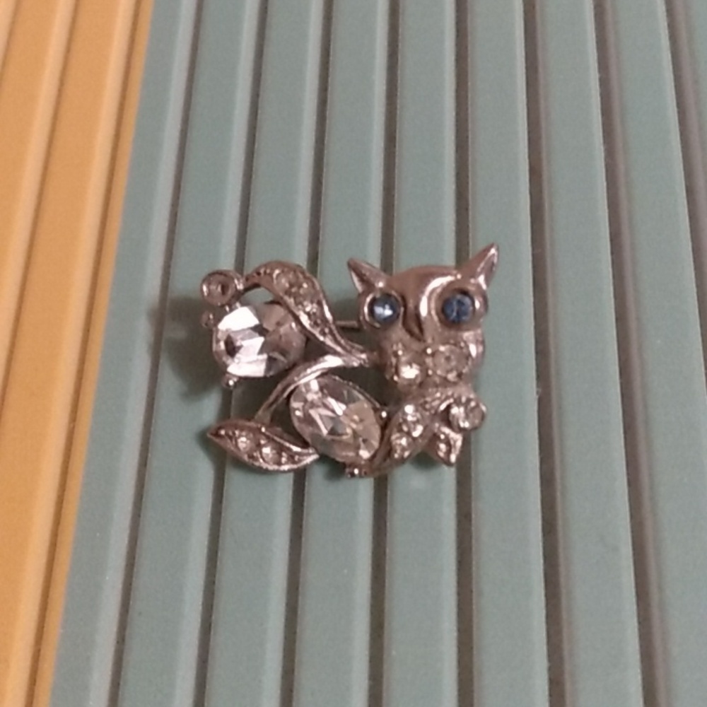 Tiny owl crystal blue eye pin brooch